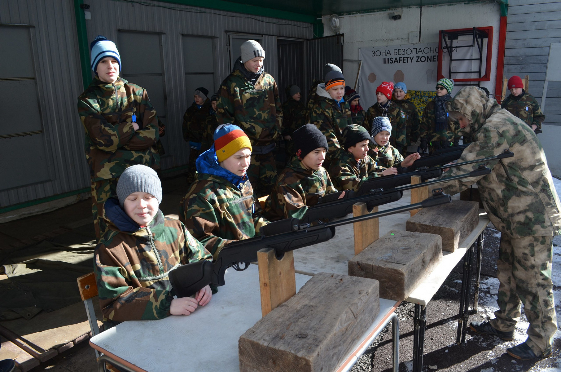 Детский сад спецназ. Военно спортивный лагерь Преображенский в Подмосковье. Лагерь Преображенский Щапово военный. Лагерь военно патриотический для детей Подмосковье. Военно-патриотический лагерь Федерация.